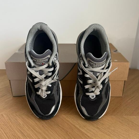 New Balance 990 V6 Grey/Black Kids Sneakers - SZ 2 Y - Picture 3 of 15